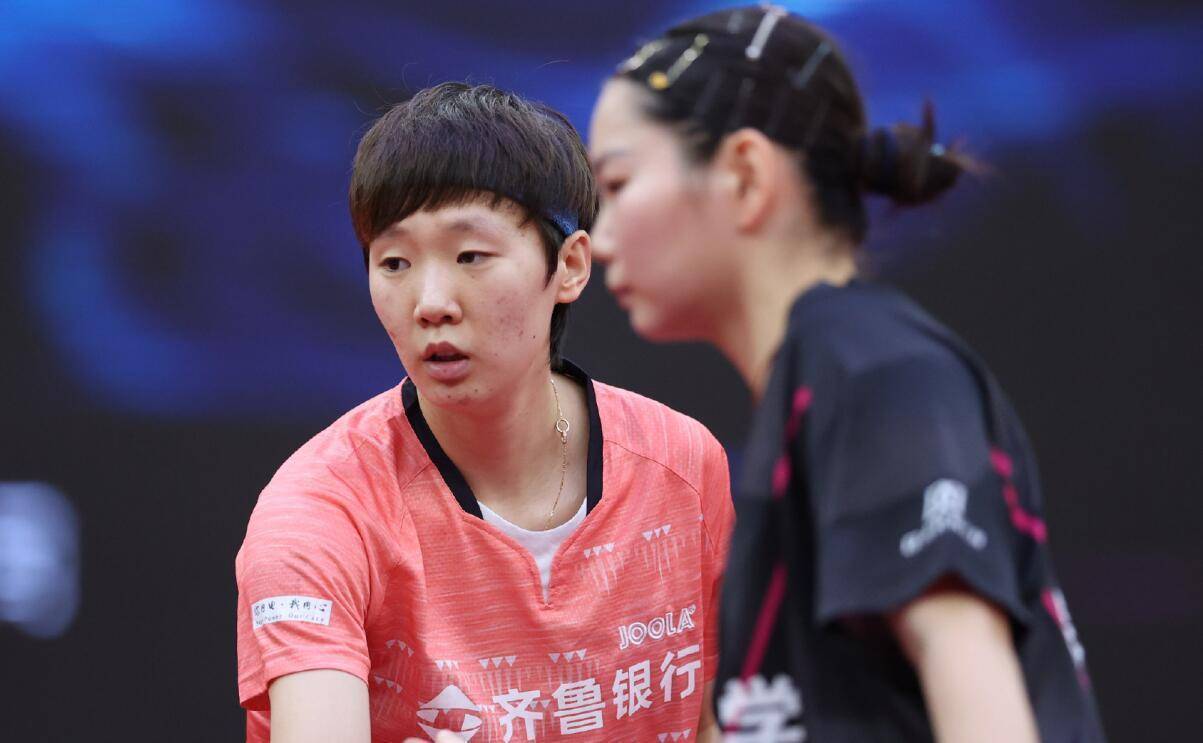 通过社交媒 通过社交媒