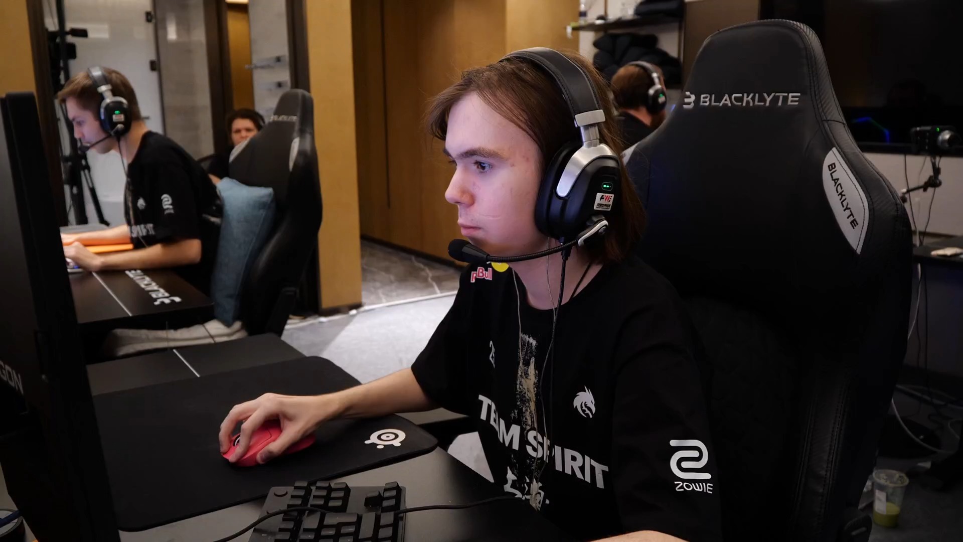 成功压制住 成功压制住